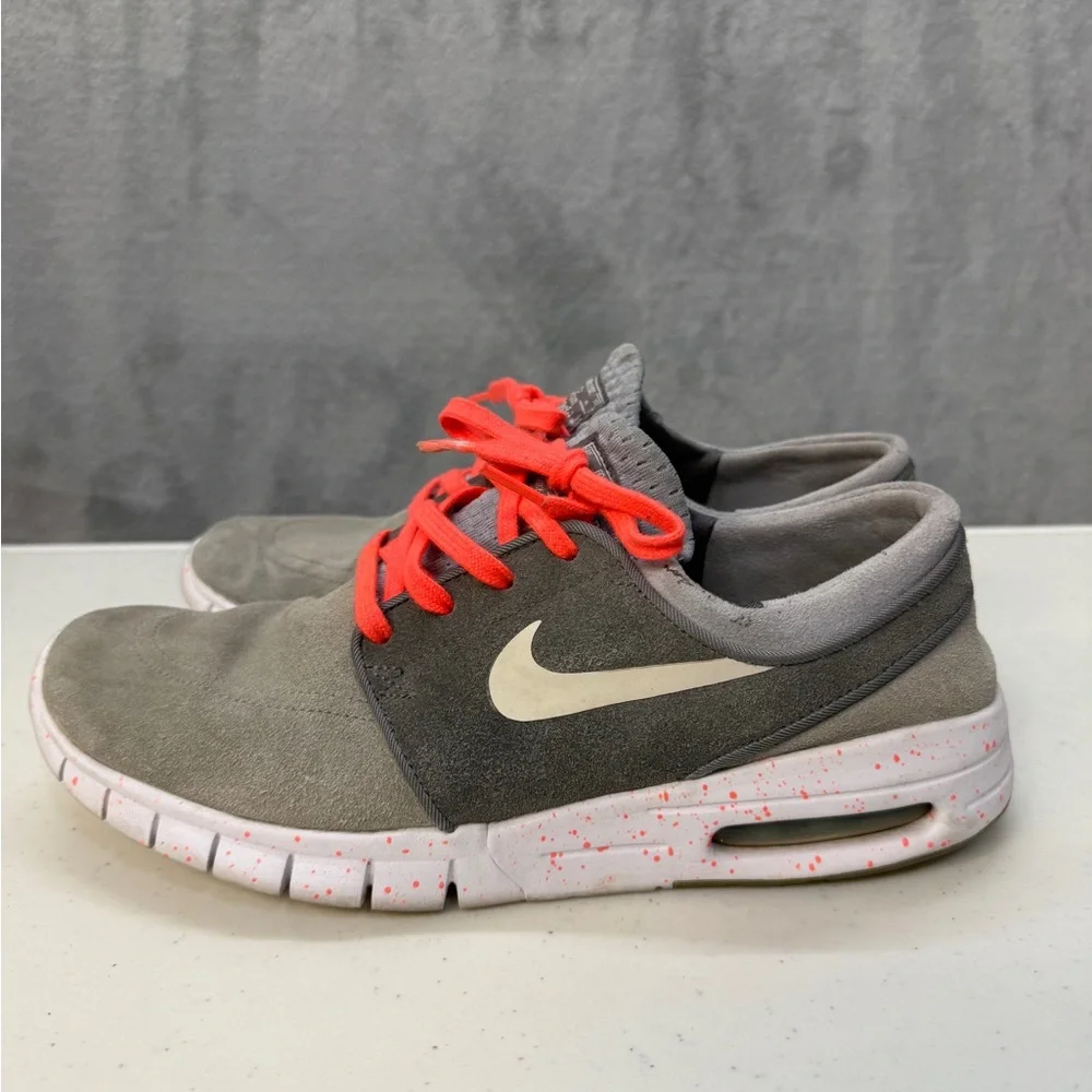 Mens Nike SB Stefan Janoski Max Wolf Grey and White Sneakers Size 8.5